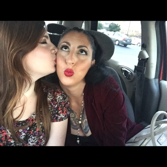 Meet your Posher, Jasmin - Picture 2 of 2