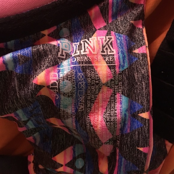 Pink vs bra - Picture 2 of 2