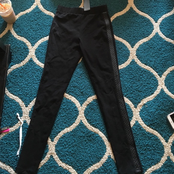Francesca's Leggings