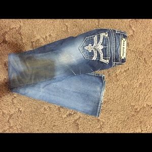 Size 25 X 32  Women's Rock Revival Jeans!
