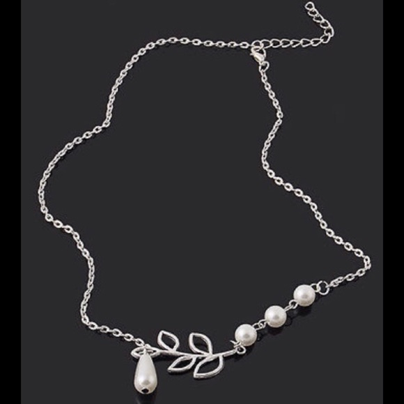 Beautiful sterling silver and pearl necklace. - Picture 2 of 3