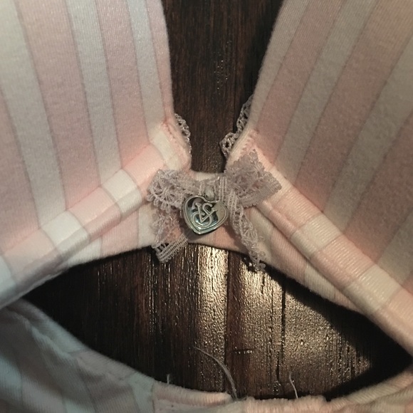 Victoria's Secret push up bra - Picture 2 of 3