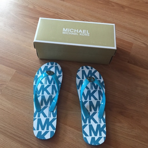 Michael kors flip flops