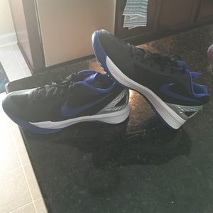 Size 11.5 Nike hyper spike volleyball shoes