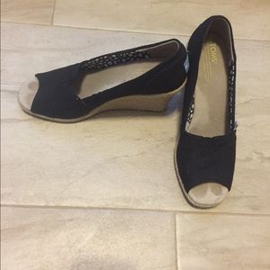 Toms wedge shoes
