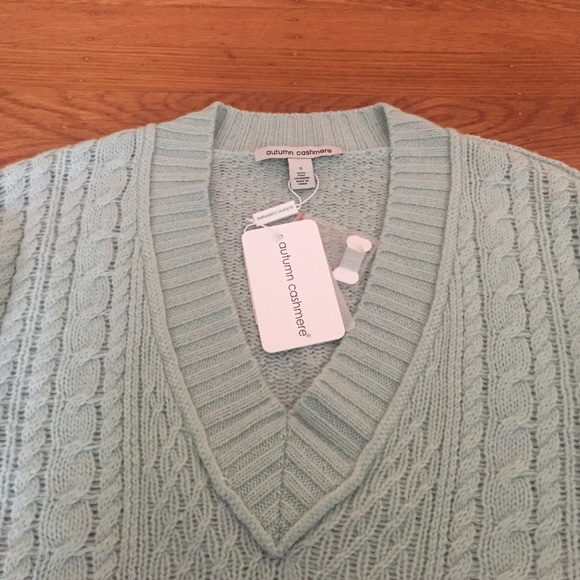 ⛔️SOLD ON ANOTHER SITE! Autumn Cashmere sweater - Picture 2 of 4