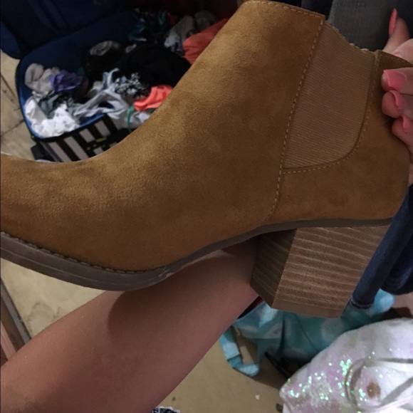 Shoes - Picture 2 of 2