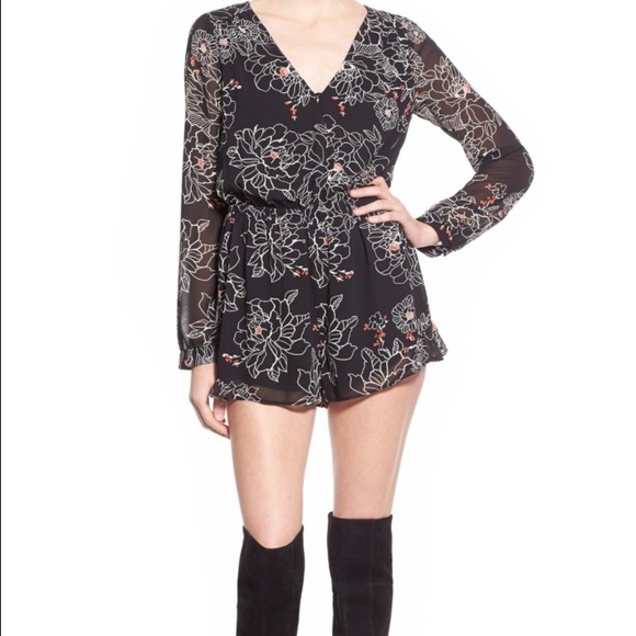 ⛔️SOLD⛔️Astr Black Rust Floral