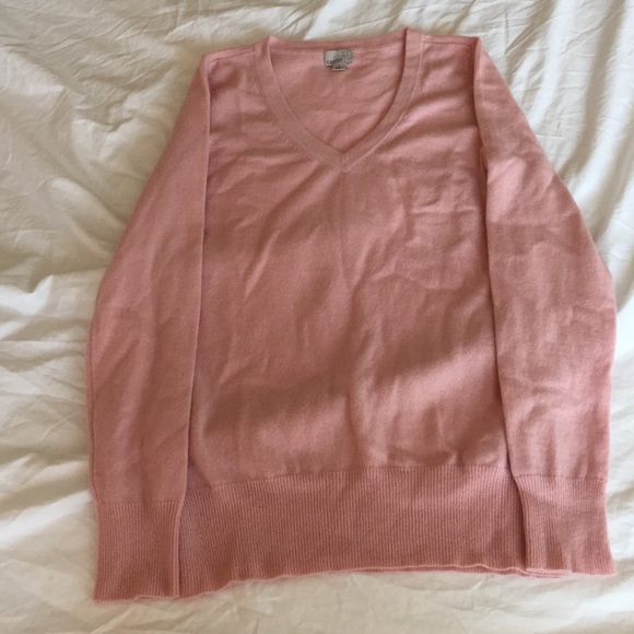 Caslon Cashmere Pink Sweater. V-Neck.