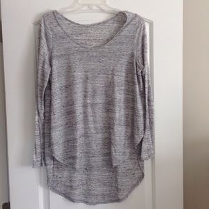 Heather gray hi-lo long sleeve tunic top