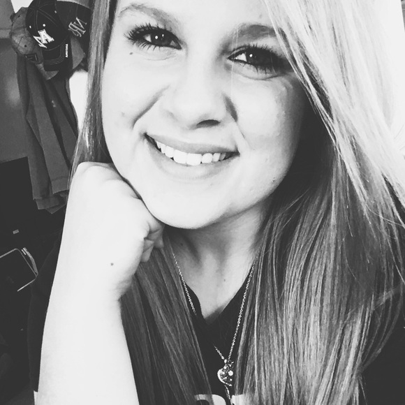 Meet your Posher, Sierra