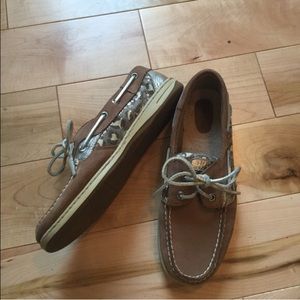 Silver cheetah Sperrys