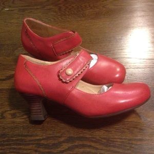 Adorable brand new Miz Mooz Mary Janes!