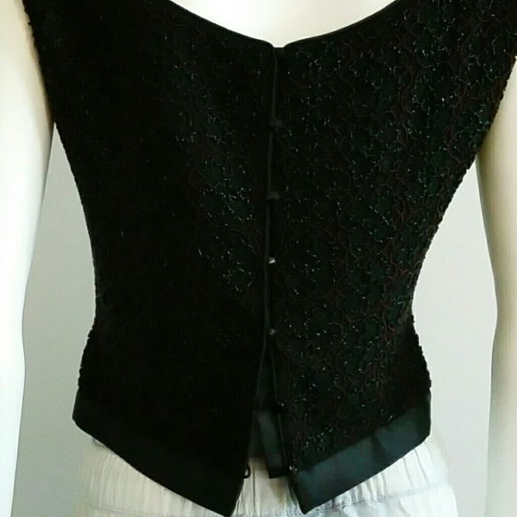 Like NEW Tahari 100% Silk Cropped Evening Tank - Picture 3 of 4