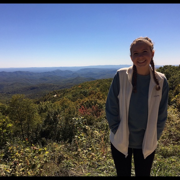 Meet your Posher, Caroline - Picture 1 of 1