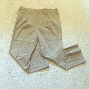 Pleated Classic Fit Dockers