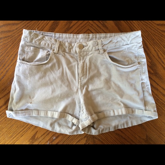 H&M Grey Jean Shorts - Picture 1 of 3