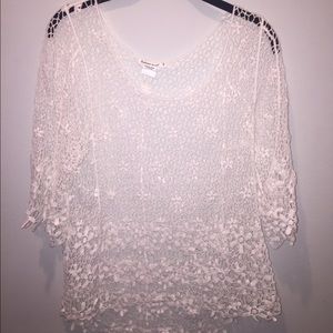 White lace/Kroesche top