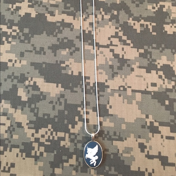 Pegasus cameo pendant silver plated necklace - Picture 2 of 3