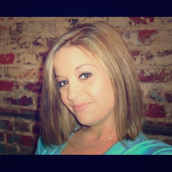 Meet your Posher, Melanie - Picture 1 of 1