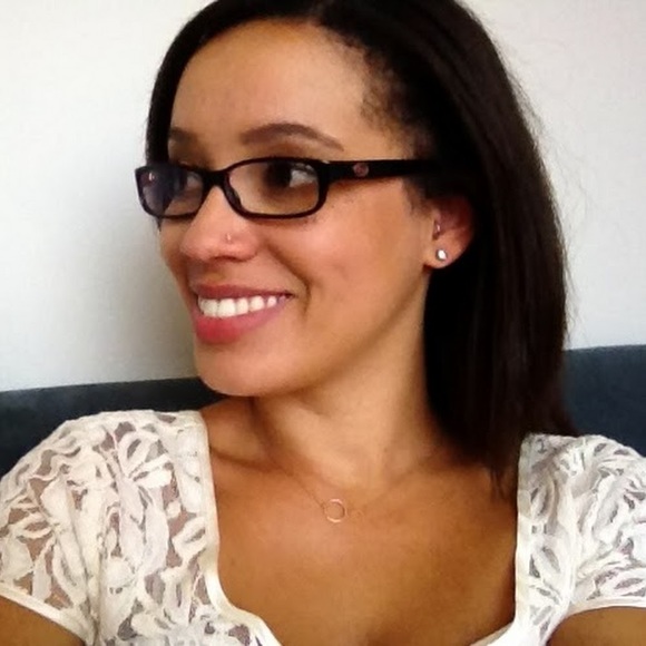 Meet your Posher, Caroline - Picture 1 of 1