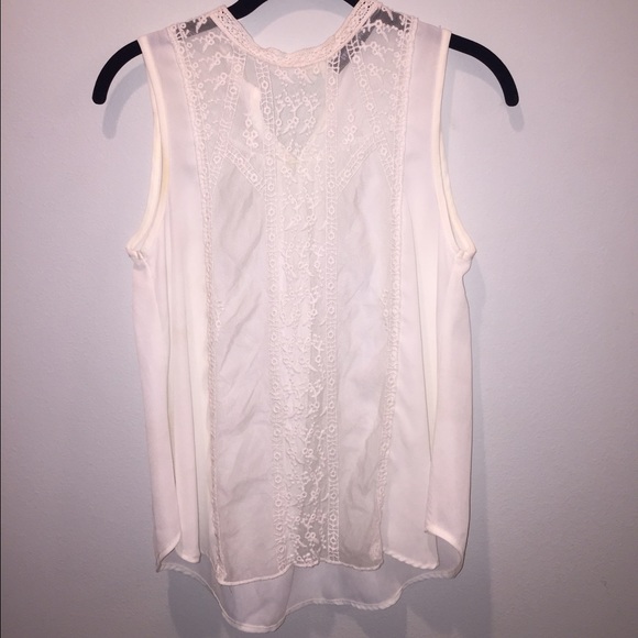 Woman's blouse - Picture 1 of 3