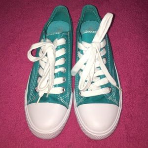 Teal converse