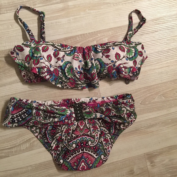 Floral pearl broached bikini👙