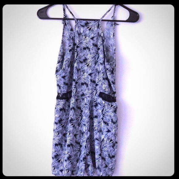 SOLD AS BUNDLE 🎀 Cute romper! - Picture 4 of 4