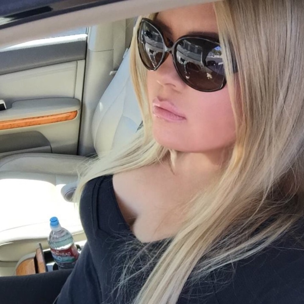 Meet your Posher, Lauren