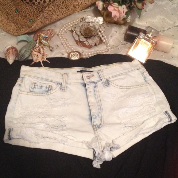 Forever 21 bleach wash denim shorts