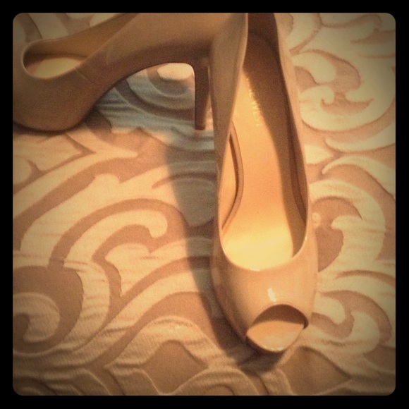 Nude pumps Nine West