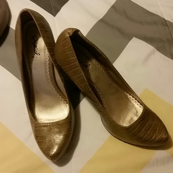 Brownish heel