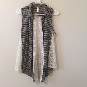 Sleeveless blouse