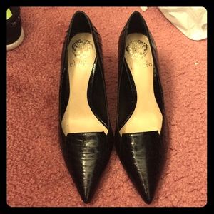 Vince Camuto black textured heels