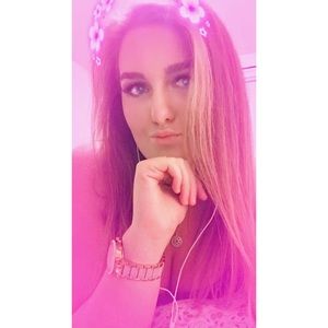 Meet your Posher, Lauren