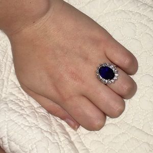 Kate Middleton style engagement ring