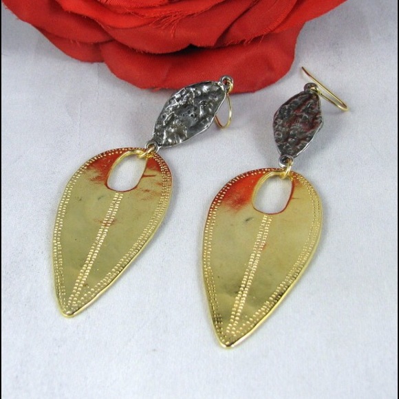 Devon Leigh dangling leaf earings