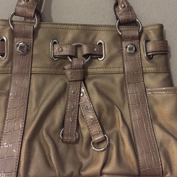 Nice purse - Picture 2 of 4