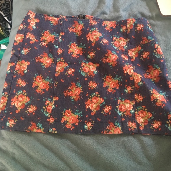 Forever 21 floral mini skirt.