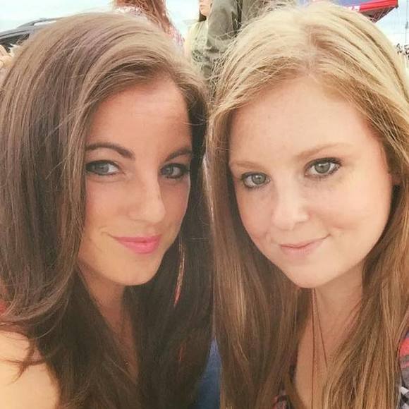 Meet your Posher, Amanda - Picture 2 of 3