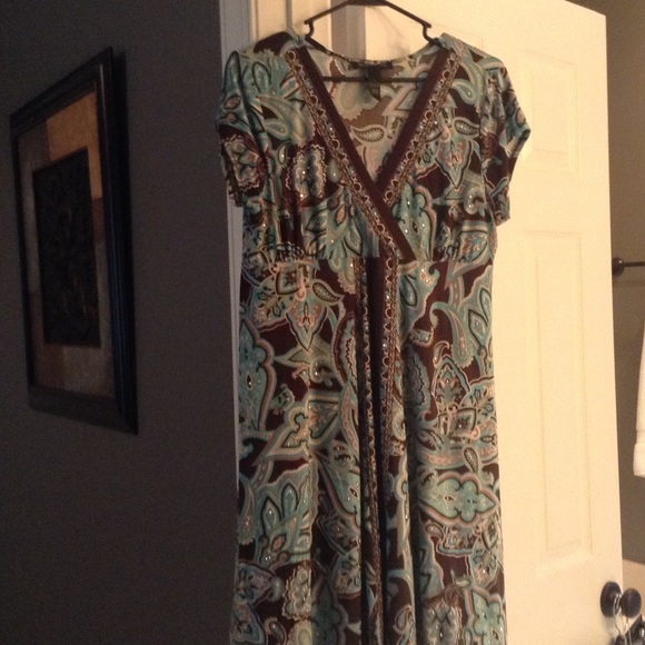 Dress - Picture 2 of 2