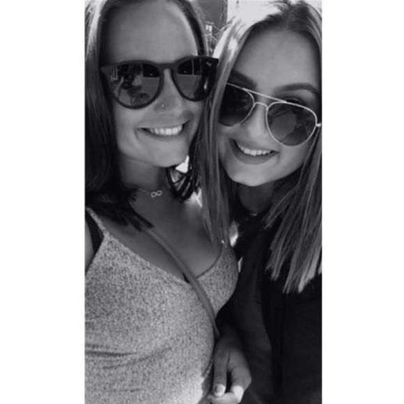 Meet your Posher, Olivia - Picture 1 of 1