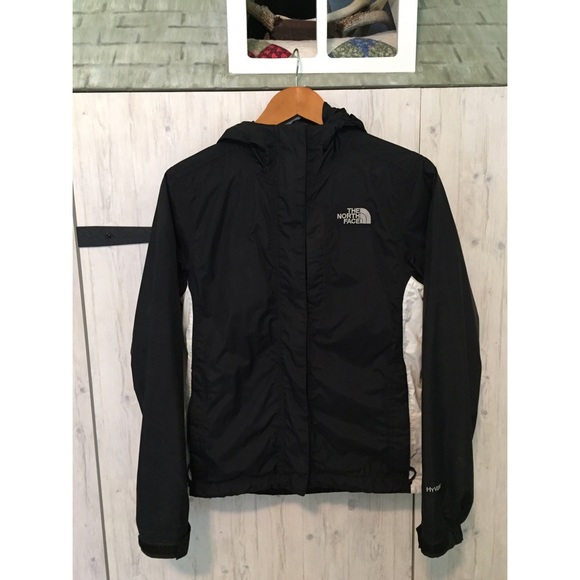 SOLD🚫Black&White Northface rain jacket