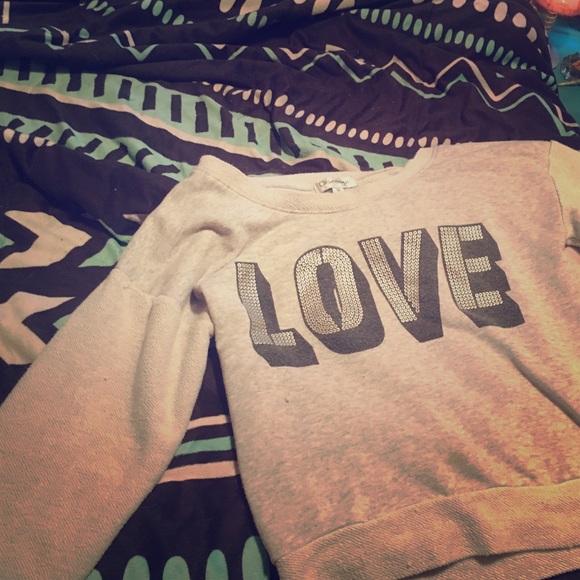 Cute long sleeve shirt.