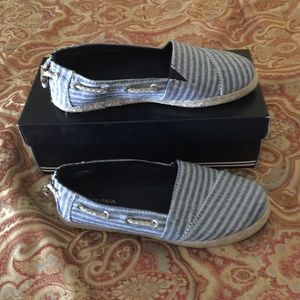 Nautical slip ons