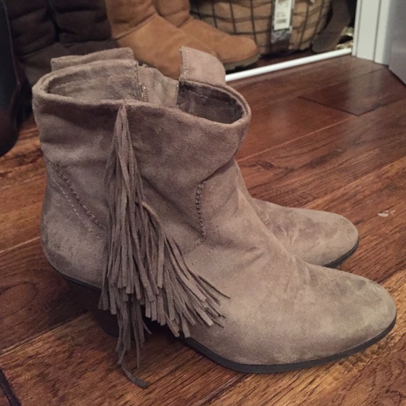 Really cute fringe booties!