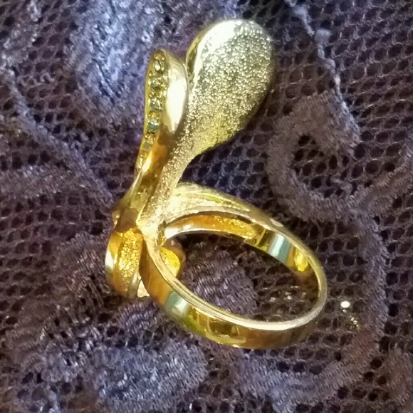 PLEASE READ🍹🍹Statement Ring🍹🍹 - Picture 4 of 4