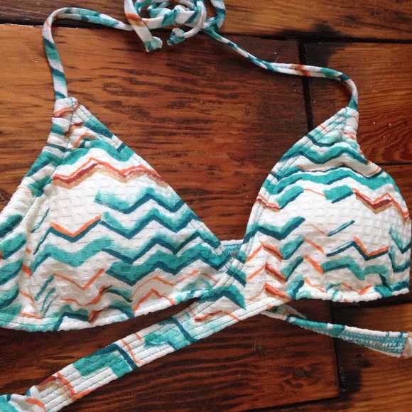 SOLD Roxy wrap bikini top - Picture 2 of 2