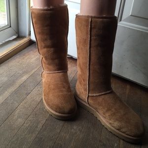 Tan uggs👢